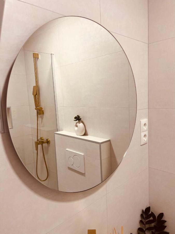 חוואר Oleander Apartment & Room Centar מראה חיצוני תמונה
