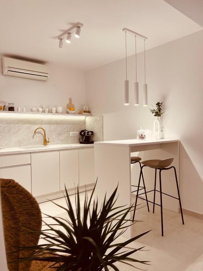 חוואר Oleander Apartment & Room Centar מראה חיצוני תמונה
