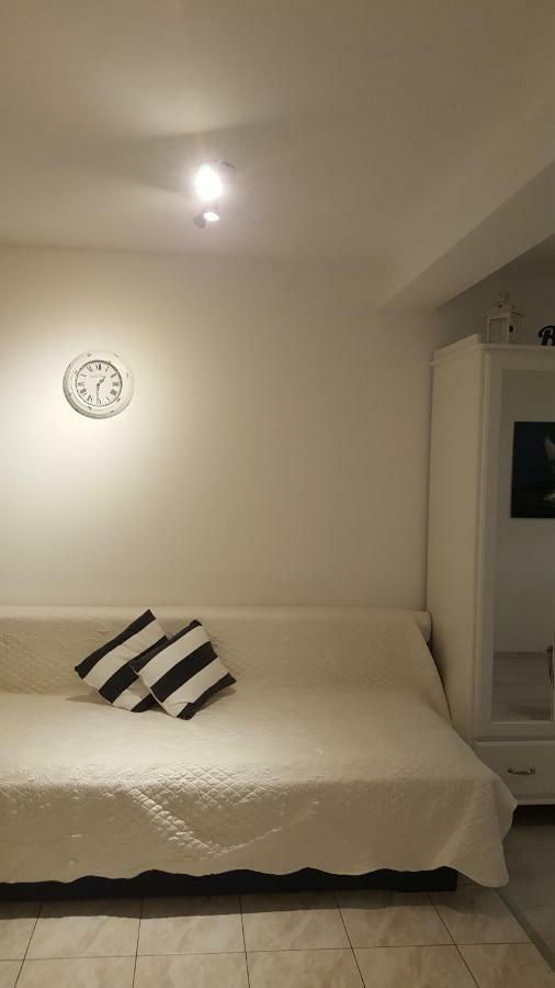 חוואר Oleander Apartment & Room Centar מראה חיצוני תמונה