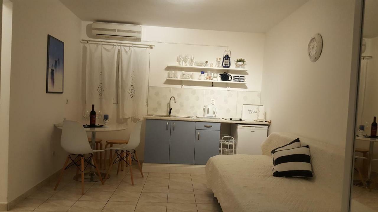 חוואר Oleander Apartment & Room Centar מראה חיצוני תמונה