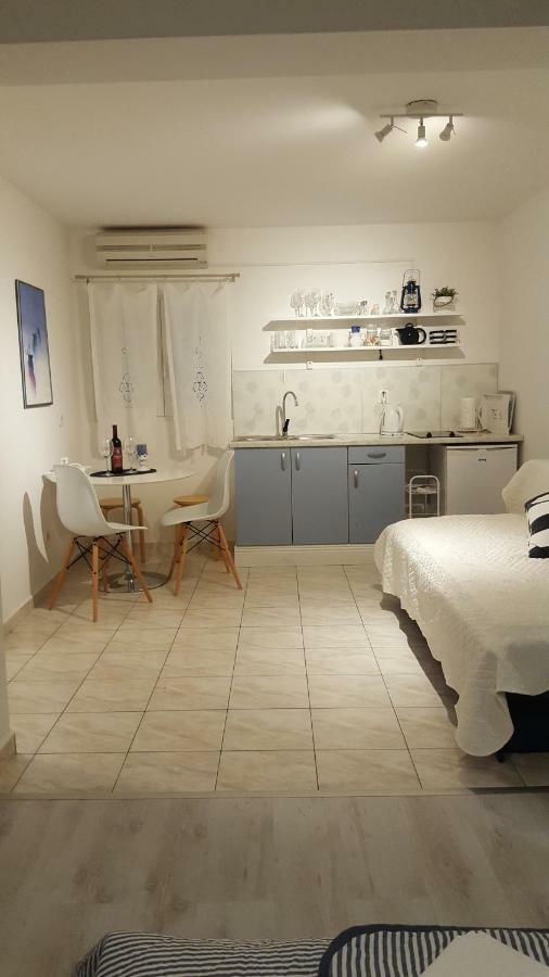 חוואר Oleander Apartment & Room Centar מראה חיצוני תמונה