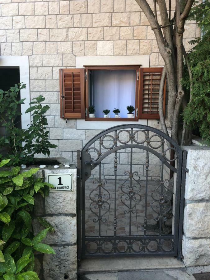 חוואר Oleander Apartment & Room Centar מראה חיצוני תמונה